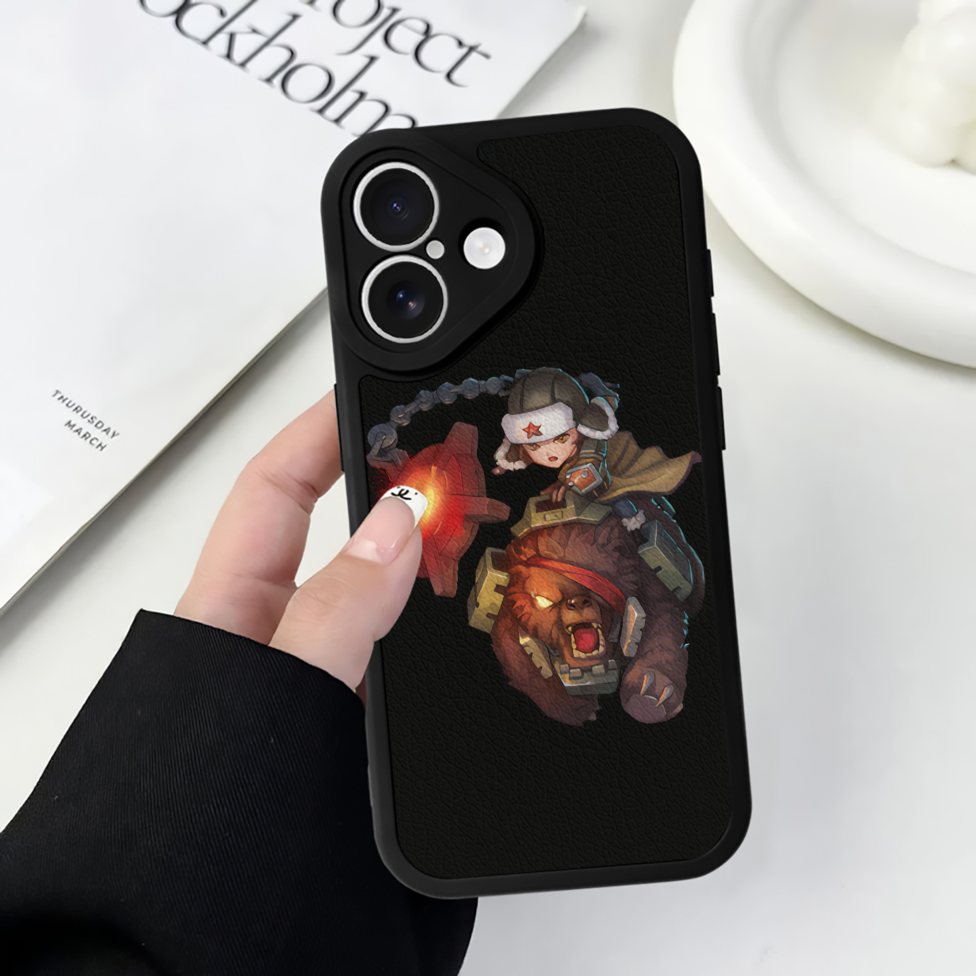 （画像用） リーグ・オブ・レジェンド League of Legends LOL 【iPhone 16シリーズ対応】シリコンスマホケース（レザー調） 材質：シリコン